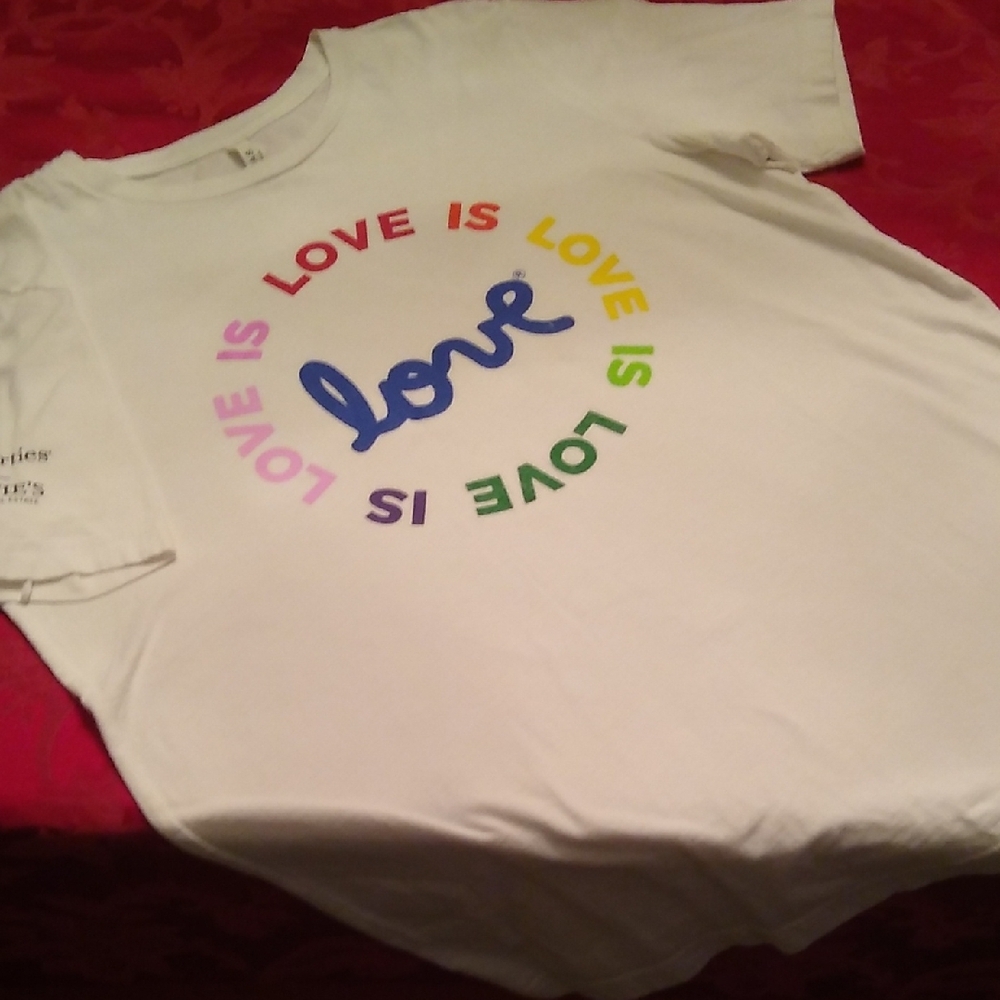 LOVE, Pride T-Shirt - Picture 2 of 7